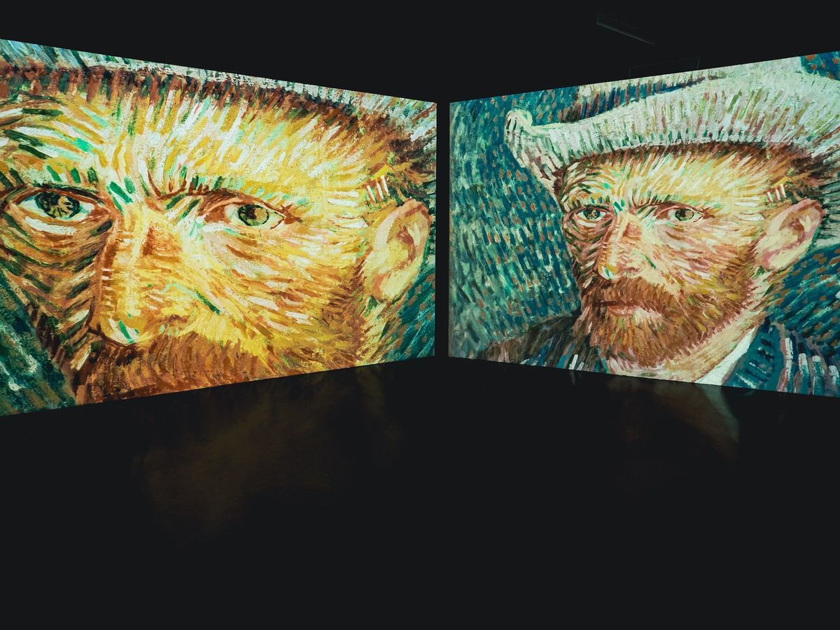 Photo Walk - Van Gogh Alive Exhibition and Walk